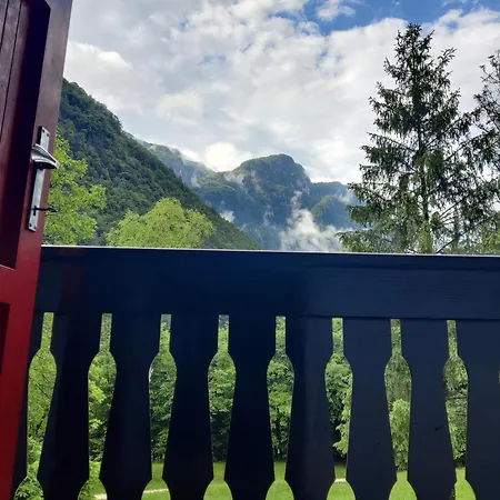 Lovely Wooden * Log pod Mangartom